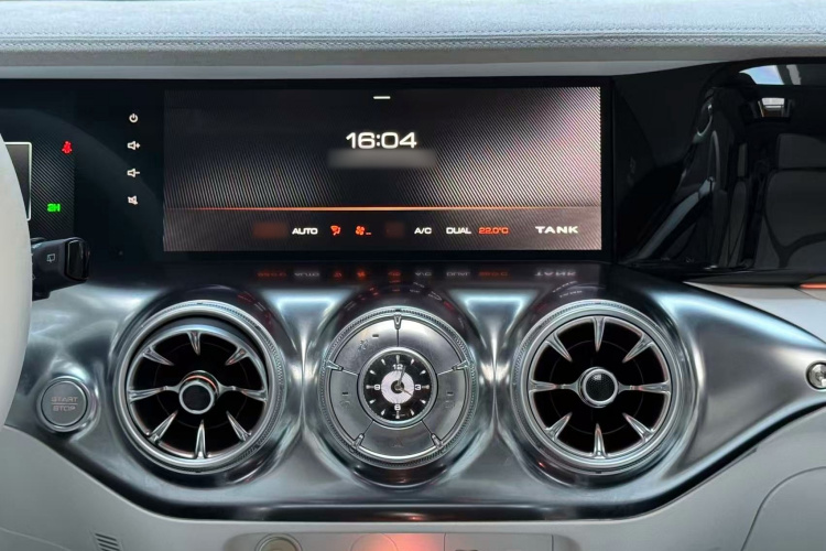 超境汽车 共创坦克300 2021款 2.0T 赛博坦克局部细节16