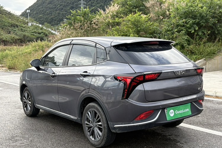 哪吒汽车 哪吒V 2022款 潮 400 Lite车身外观6009