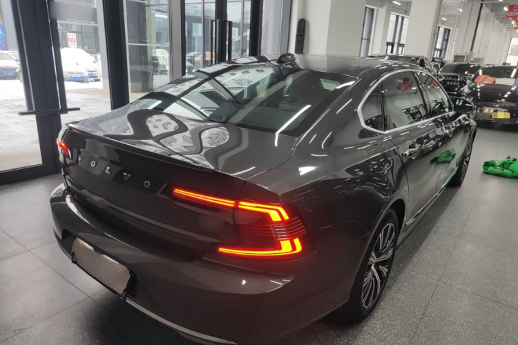 沃尔沃S90 2022款 B5 智逸豪华版车身外观7