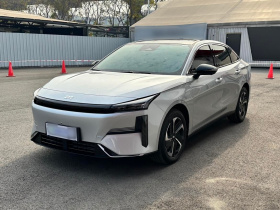 吉利银河 银河L6 2025款 EM-i 140km 星舰版