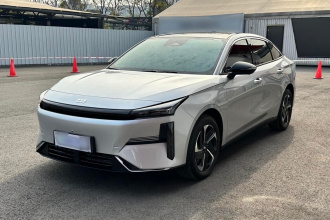 吉利银河 银河L6 2025款 EM-i 140km 星舰版