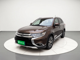 三菱 欧蓝德 2016款 2.4L 四驱精英版 5座