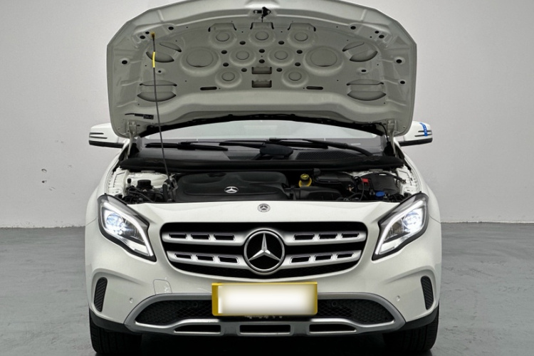 奔驰GLA 2018款 GLA 200 时尚型中控内饰7004