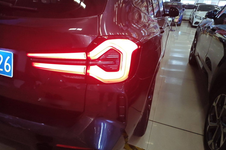 宝马X3 2023款 xDrive30i 领先型 M曜夜套装车身外观9