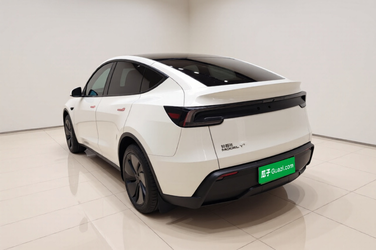 特斯拉 Model Y 2025款 后轮驱动版车身外观5