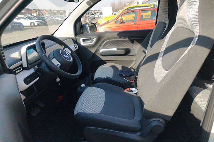 五菱汽车 宏光MINIEV 2024款 第三代 215km 青春版中控内饰19