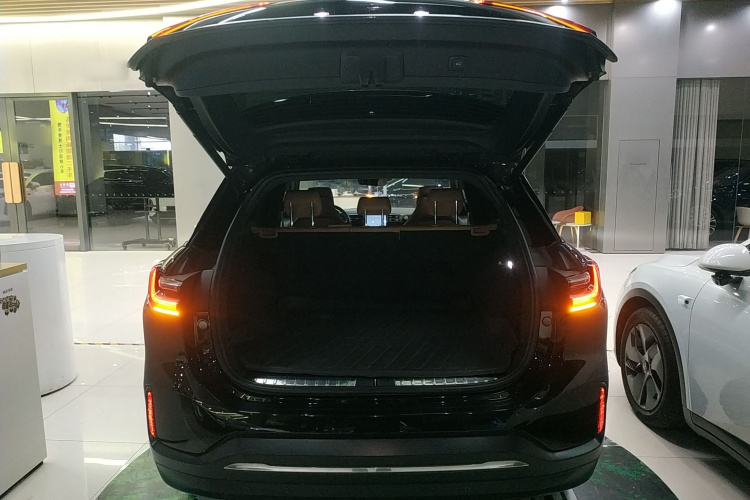 蔚来ES6 2020款 600KM 运动版机舱底盘23