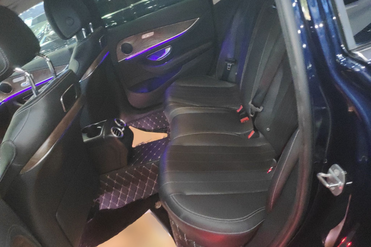 奔驰E级 2016款 E 300 L 时尚型中控内饰21