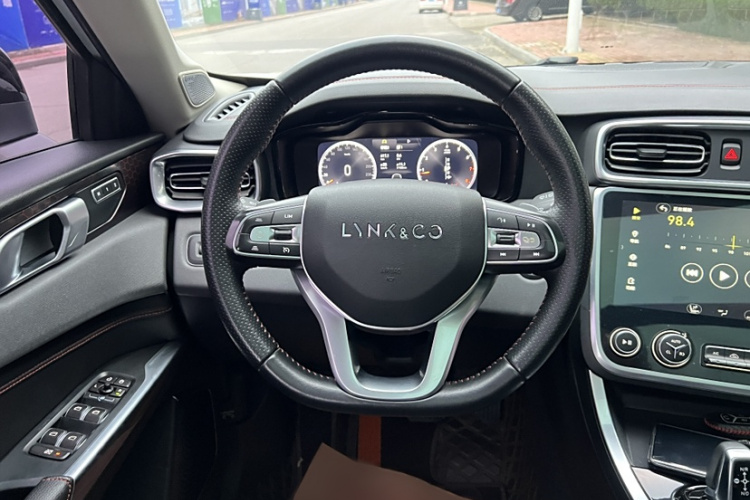 领克01 2017款 2.0T 四驱劲Pro版局部细节13