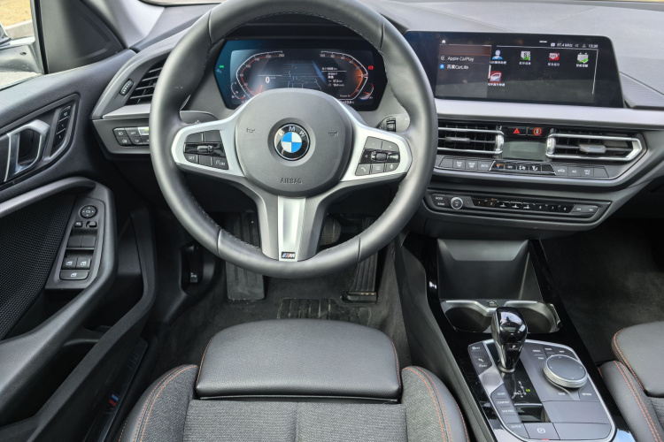 宝马2系(进口) 2023款 225i 四门轿跑车 M运动套装中控内饰7009