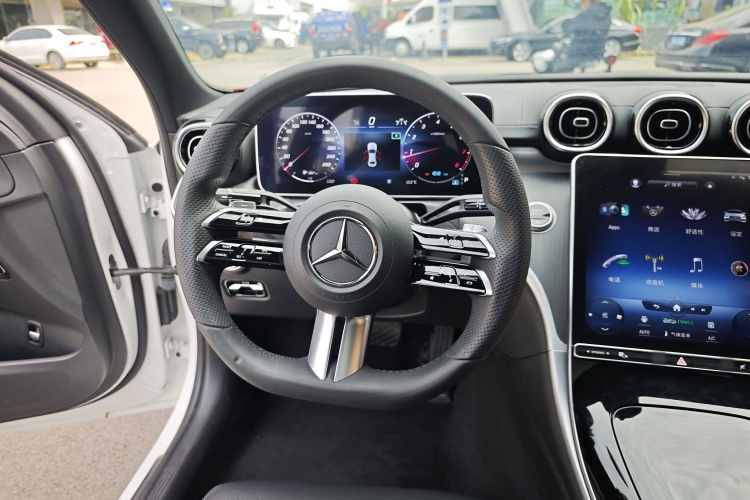 奔驰C级 2022款 C 200 L 运动版局部细节13