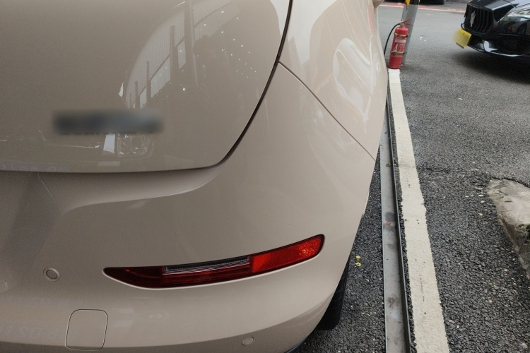 欧拉好猫 2023款 401km标准续航 豪华型 磷酸铁锂车身外观6006