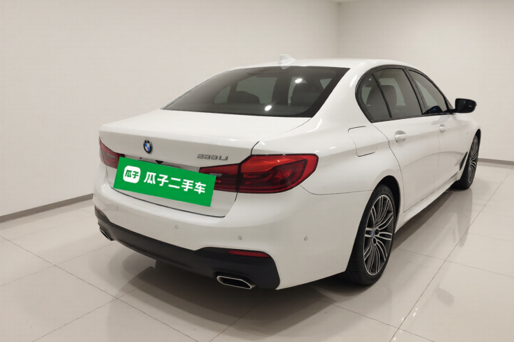 宝马5系 2018款 改款 530Li 领先型 M运动套装车身外观7