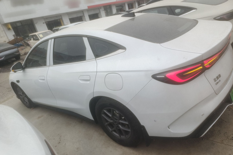 比亚迪 海豹06新能源 2025款 DM-i 智驾版 80KM豪华型车身外观4