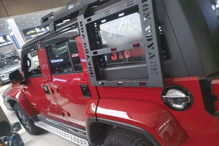 北京越野 北京BJ40 2019款 PLUS 2.3T 自动四驱尊享版 国VI车身外观4