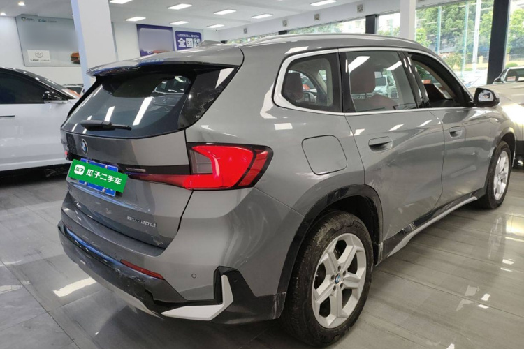 宝马X1 2023款 sDrive20Li X设计套装车身外观6005