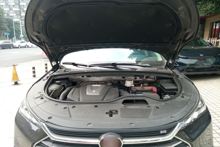 比亚迪 唐 2018款 2.0T 自动智联尊荣型 7座 国V局部细节24