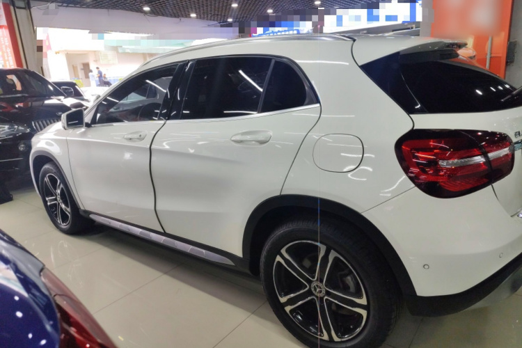 奔驰GLA 2018款 GLA 200 时尚型车身外观6003