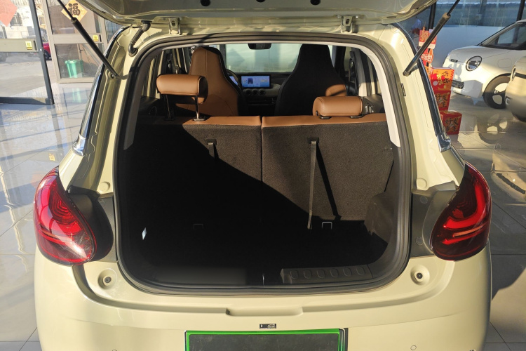 五菱汽车 五菱缤果 2023款 333km 灵犀互联款局部细节23