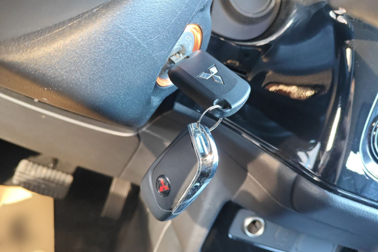 三菱 欧蓝德 2021款 2.0L 两驱畅行版 5座中控内饰7001