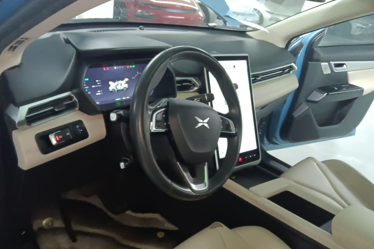 小鹏G3 2020款 520i 智享版中控内饰7002