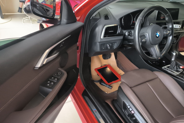 宝马1系 2019款 118i M运动套装中控内饰20