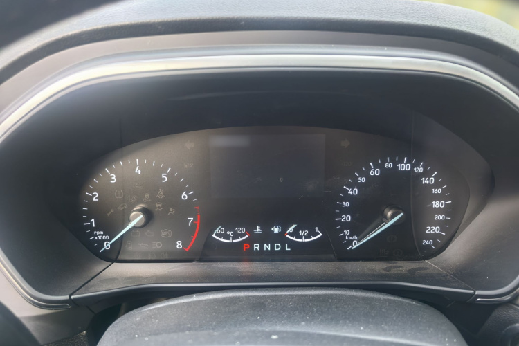 福特 福克斯 2020款 三厢 EcoBoost 180 自动锋潮型中控内饰7003