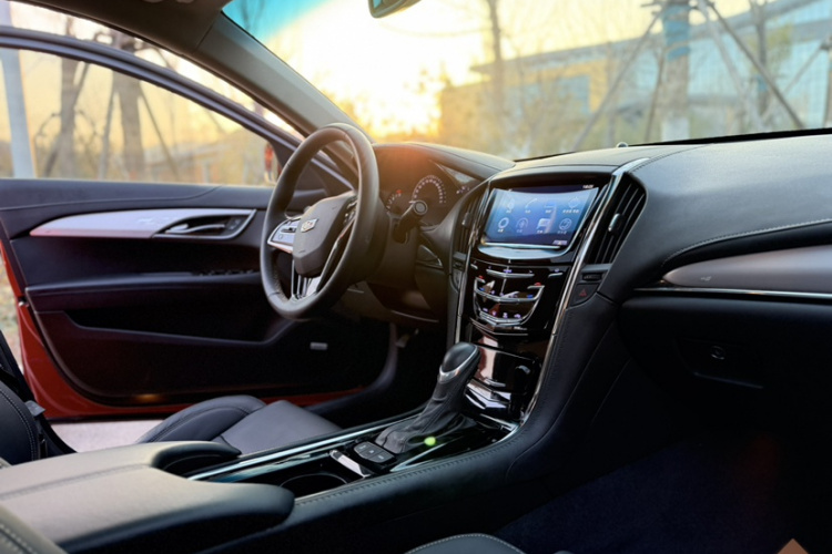 凯迪拉克ATS-L 2016款 28T 时尚型中控内饰7001