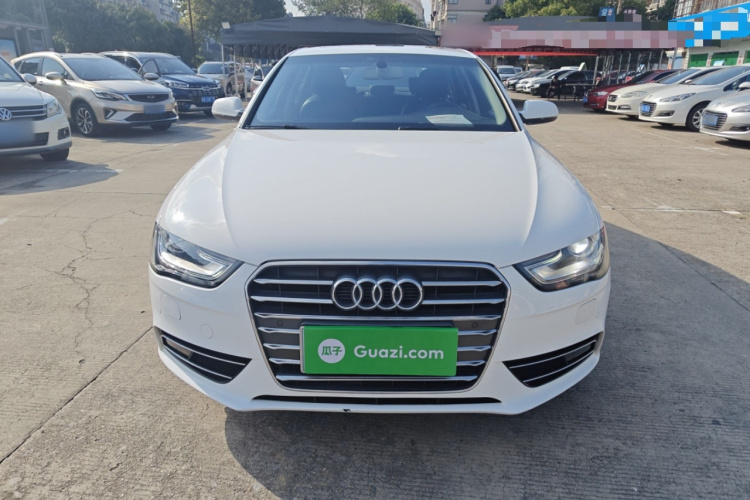 奥迪A4L 2015款 35 TFSI 自动舒适型车身外观2