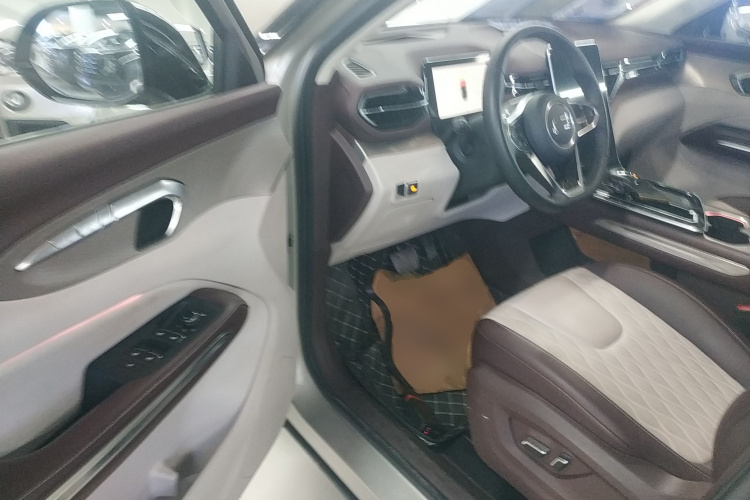 奔腾T90 2023款 2.0T 自动旗舰型中控内饰20