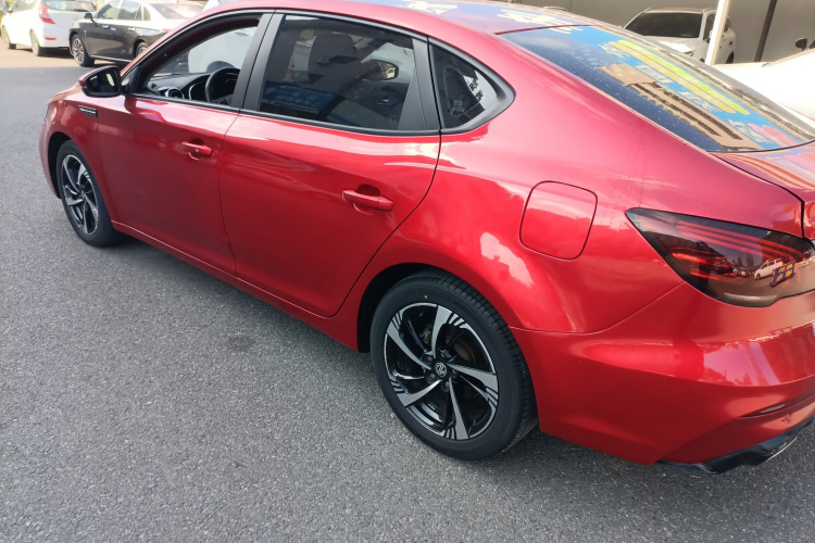 名爵 MG6 2020款 1.5T 自动领潮风尚版车身外观4