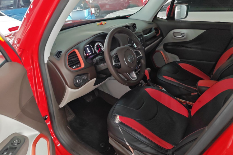 Jeep 自由侠 2016款 1.4T 自动高能版中控内饰7003