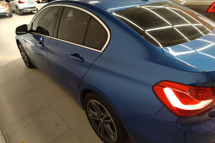 宝马1系 2018款 118i 运动型车身外观4