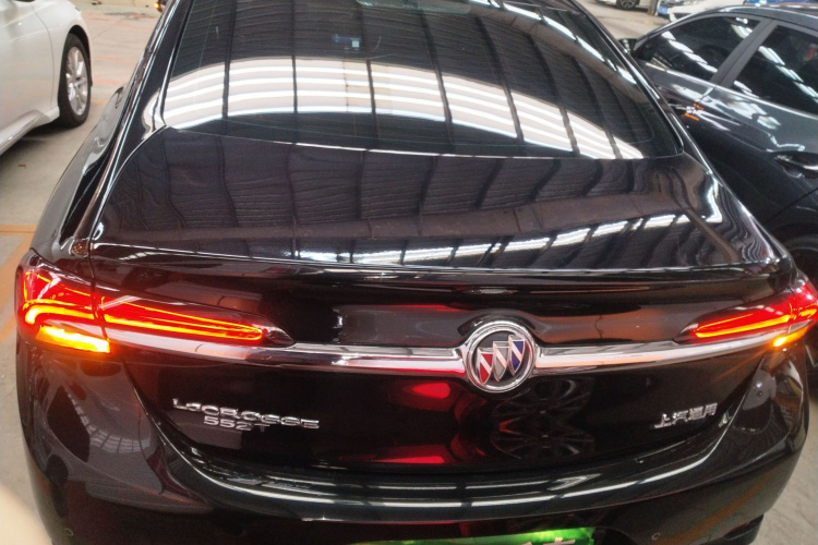 别克 君越 2022款 552T 豪华型车身外观6004