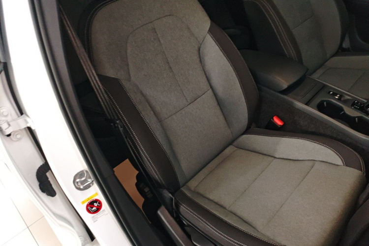 沃尔沃XC40 2023款 B3 智行时尚版局部细节41