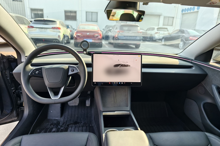 特斯拉 Model 3 2023款 长续航全轮驱动版中控内饰7005