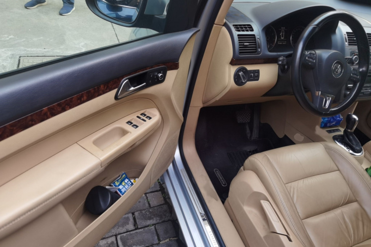 大众 途安 2011款 1.4T DSG智臻版5座中控内饰7003