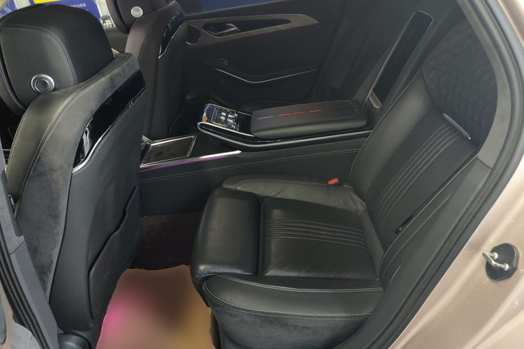 红旗H9 2020款 3.0T 智联旗领四座版中控内饰21