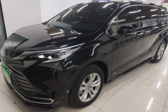 丰田 赛那SIENNA 2024款 2.5L混动 四驱尊贵版