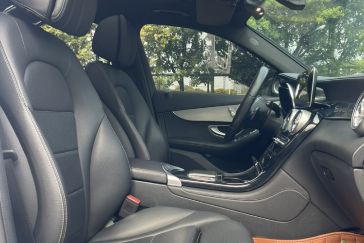 奔驰GLC 2021款 GLC 260 L 4MATIC 动感型局部细节41