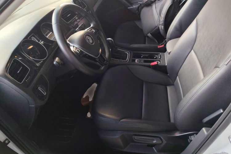 大众 高尔夫 2018款 230TSI 自动舒适型中控内饰19