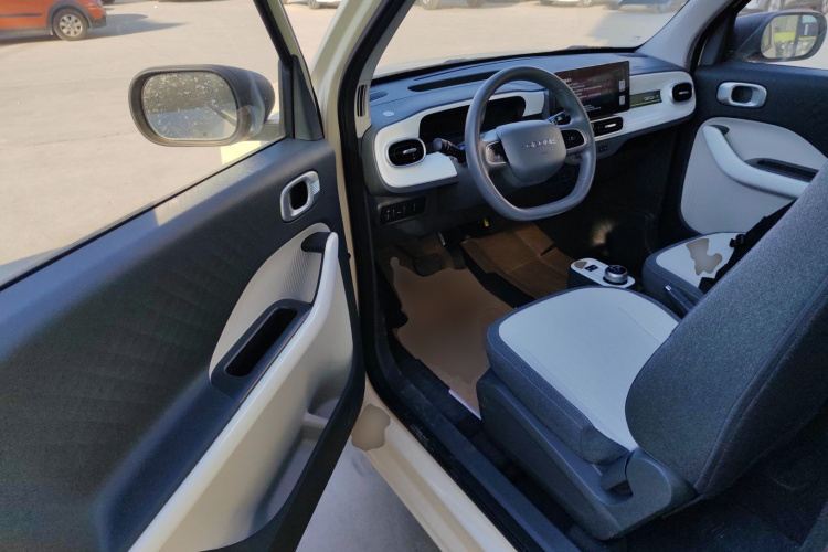 吉利银河 熊猫 2025款 210km 元气熊中控内饰20