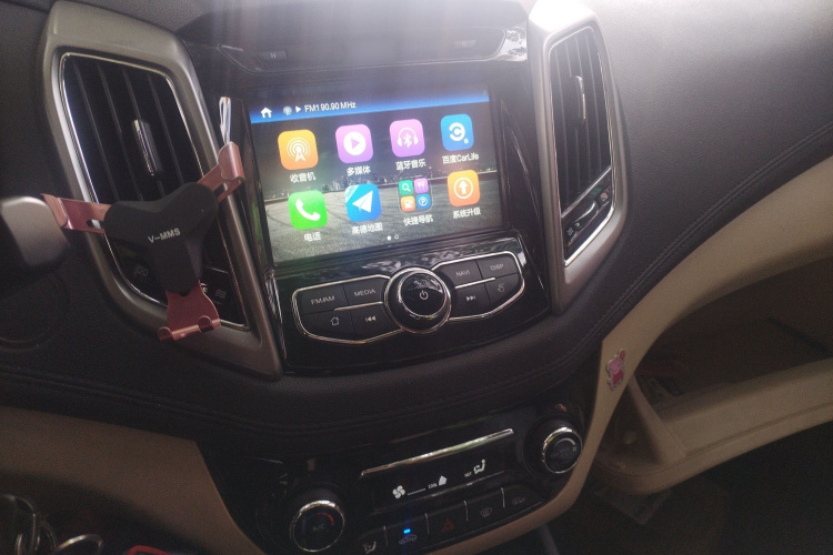 长安 逸动 2016款 1.6L 手动风尚型局部细节16