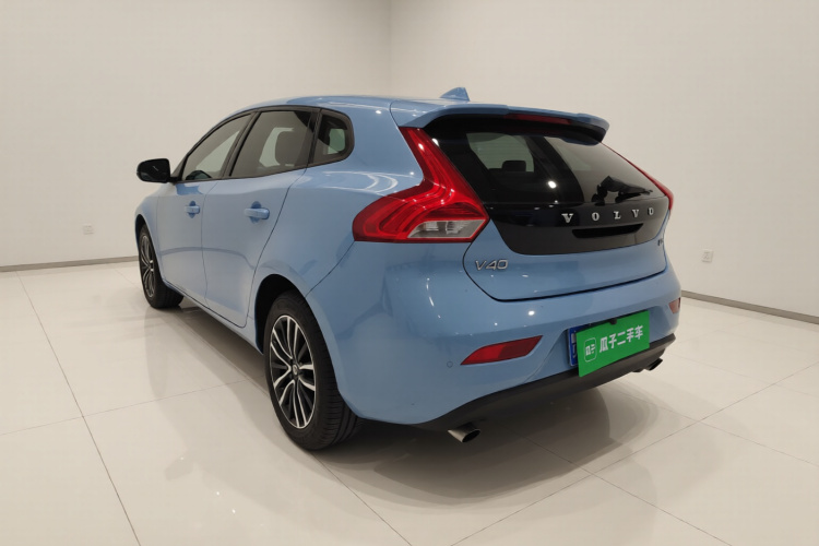 沃尔沃V40 2019款 T3 智逸版车身外观5