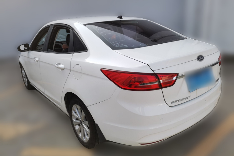 福特 福睿斯 2015款 1.5L 自动时尚型车身外观5