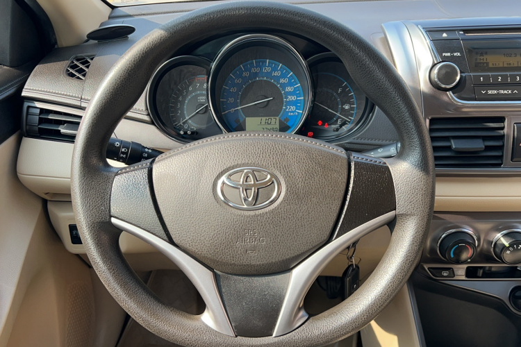 丰田 YARiS L 致炫 2014款 1.5G 手动炫动版局部细节13