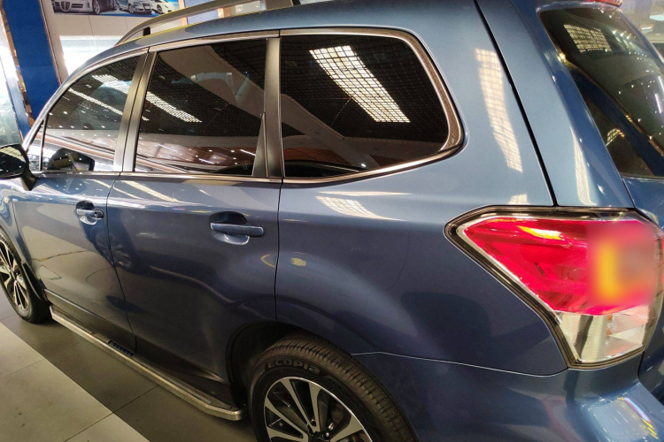 斯巴鲁 森林人 2018款 2.0i 豪华导航版车身外观4