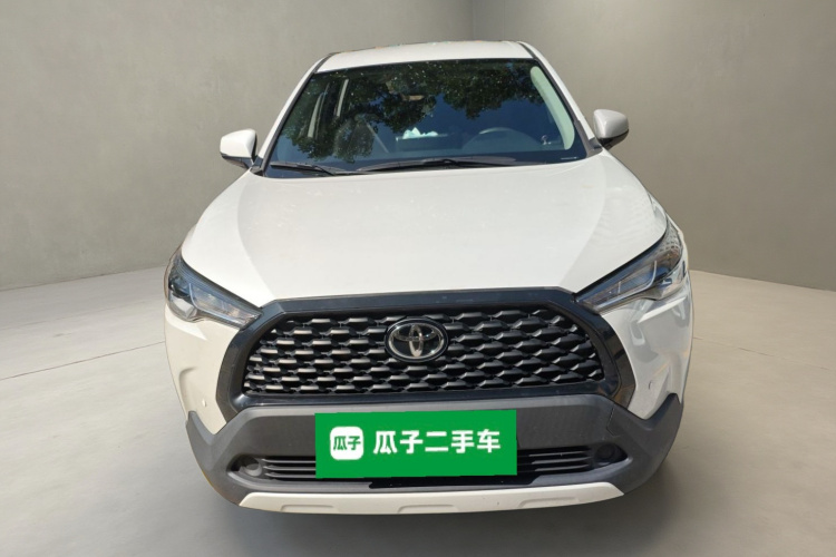 丰田 卡罗拉锐放 2022款 2.0L 先锋版车身外观2