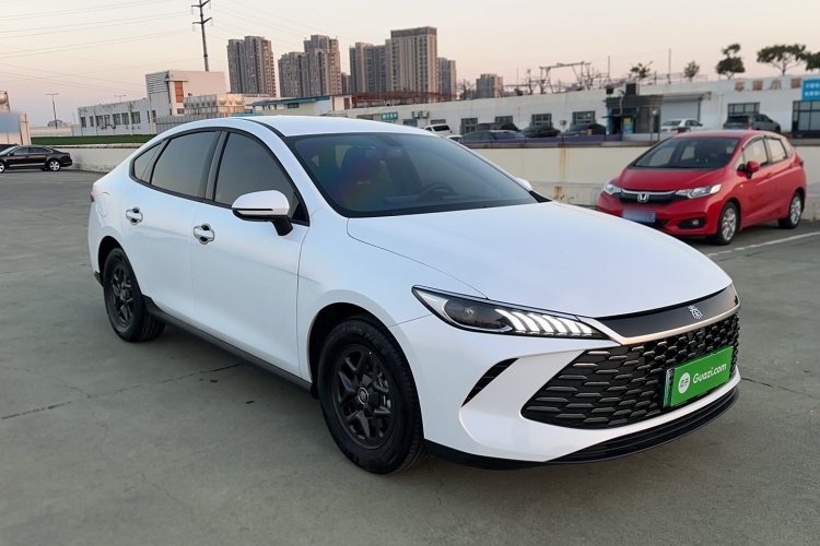 比亚迪 秦PLUS 2025款 DM-i 智驾版 55KM领先型车身外观6002