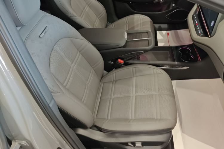 红旗EH7 2024款 760 Pro+ 四驱版局部细节41